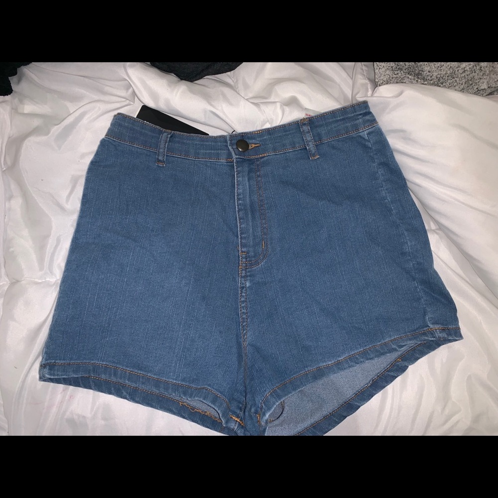 Mid Wash Disco Fir short - Picture 2 of 2